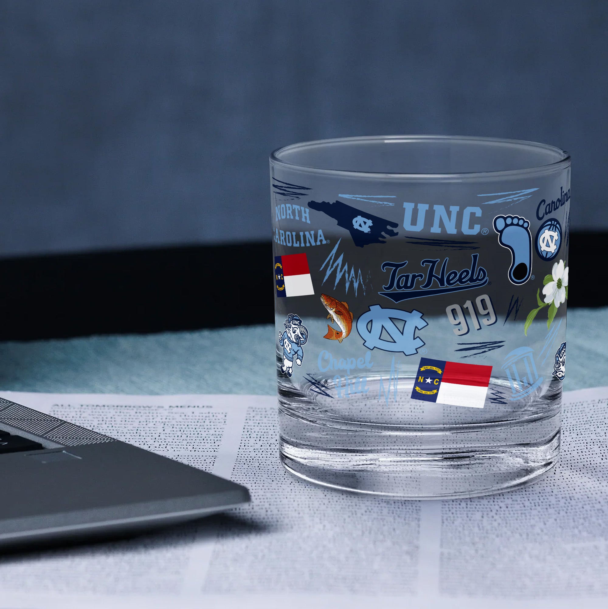 Set of 2 North Carolina Tar Heels 14oz Local Rocks Glasses