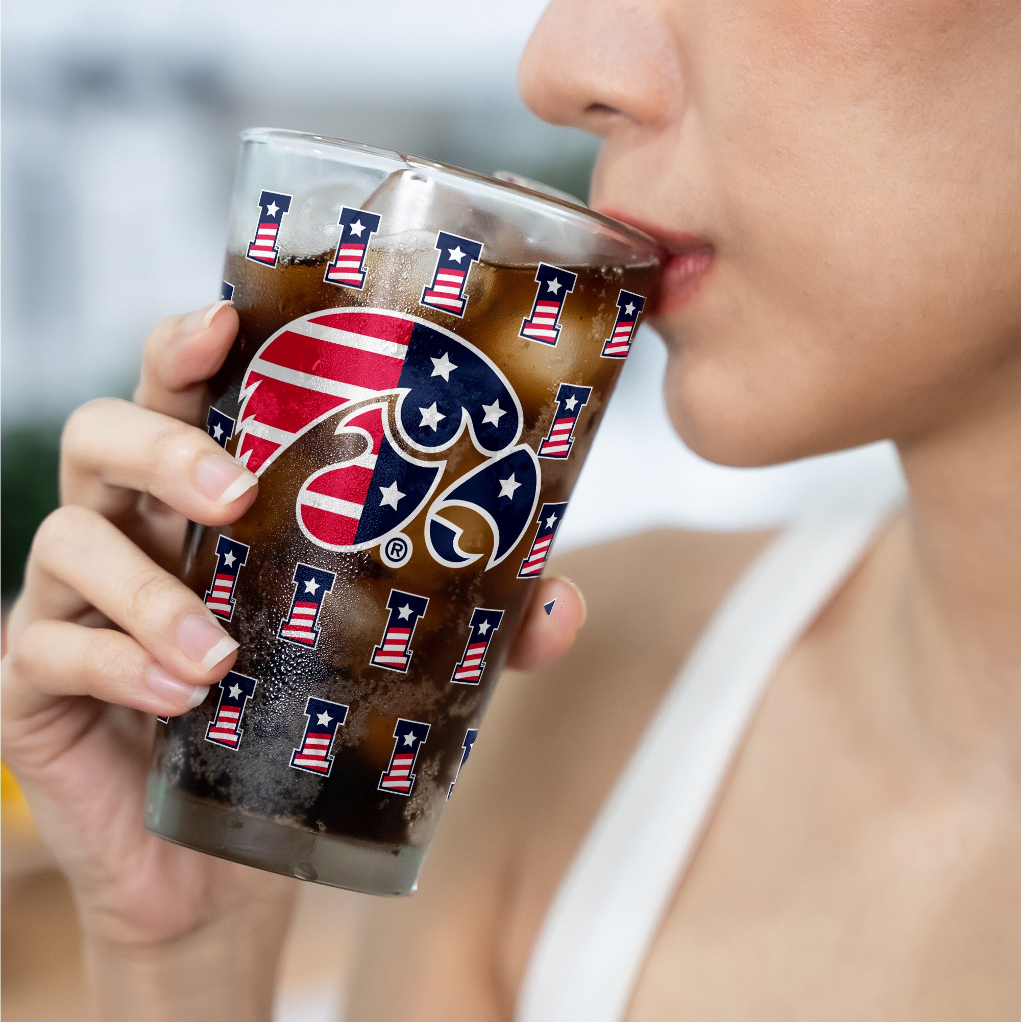 Set of 2 Iowa Hawkeyes 16oz Americana Pints