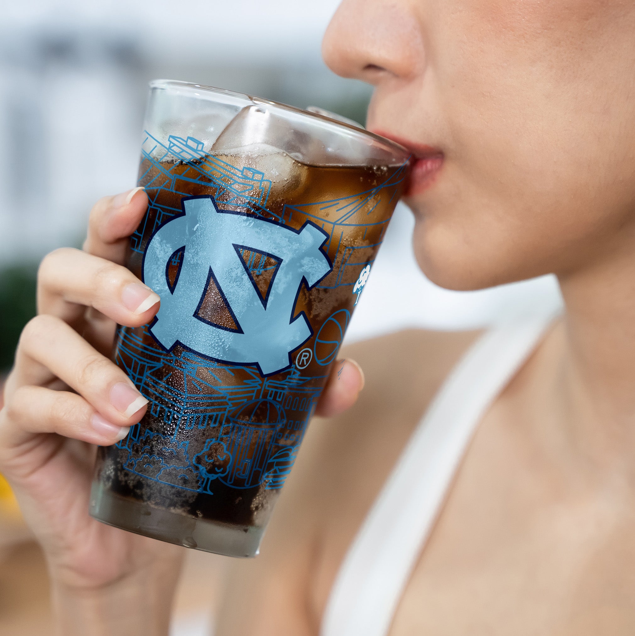 Set of 2 North Carolina Tar Heels Campus Line Art 16oz Pints