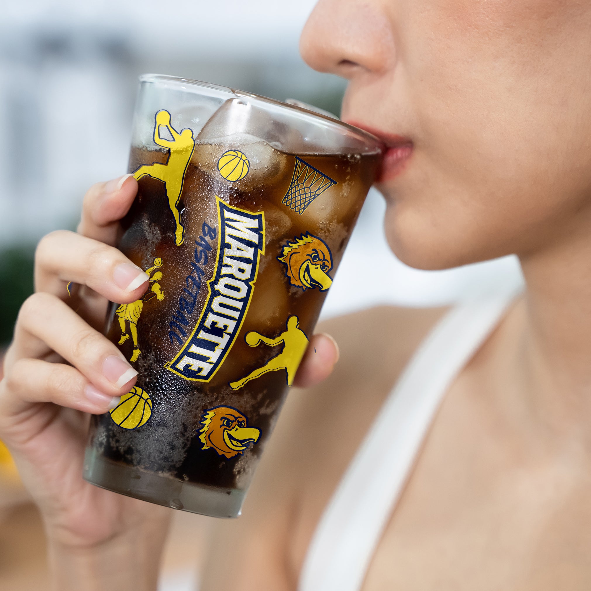 Set of 2 Marquette Golden Eagles Basketball Sketch 16oz Pints