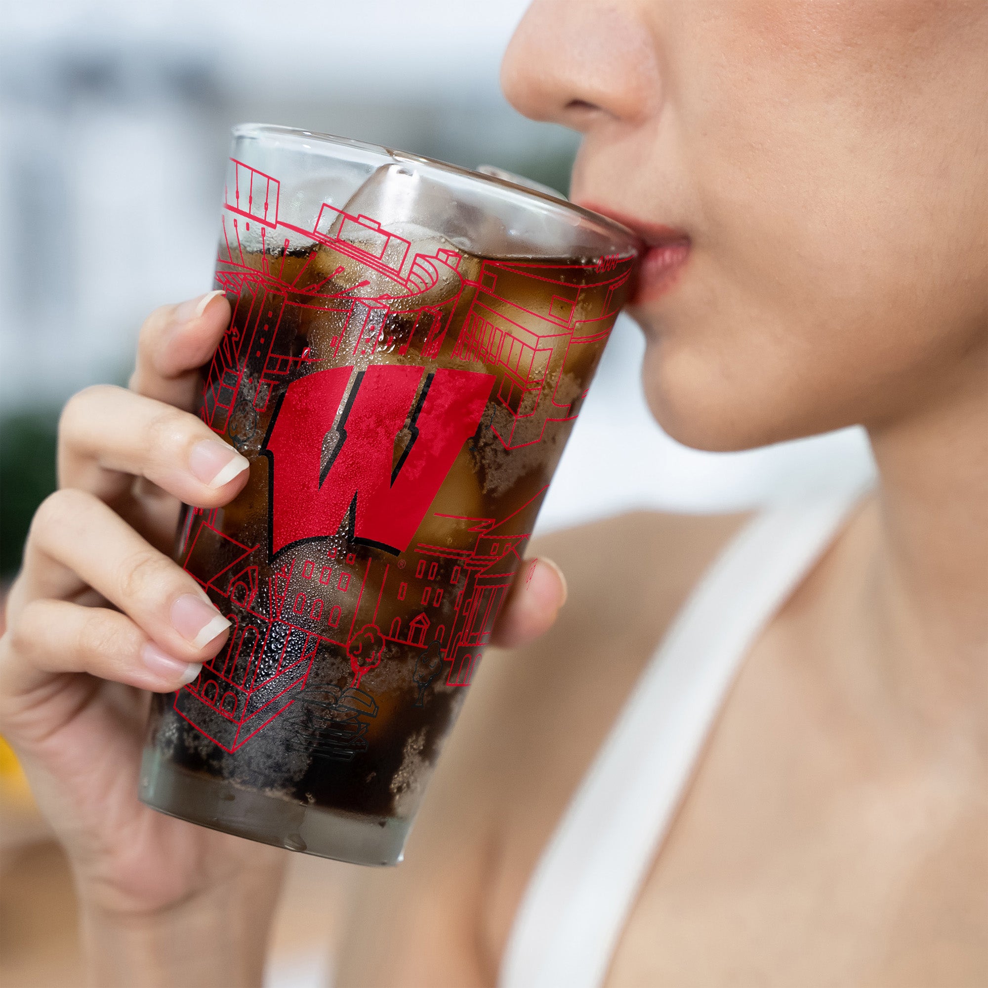 Set of 2 Wisconsin Badgers Campus Line Art 16oz Pints