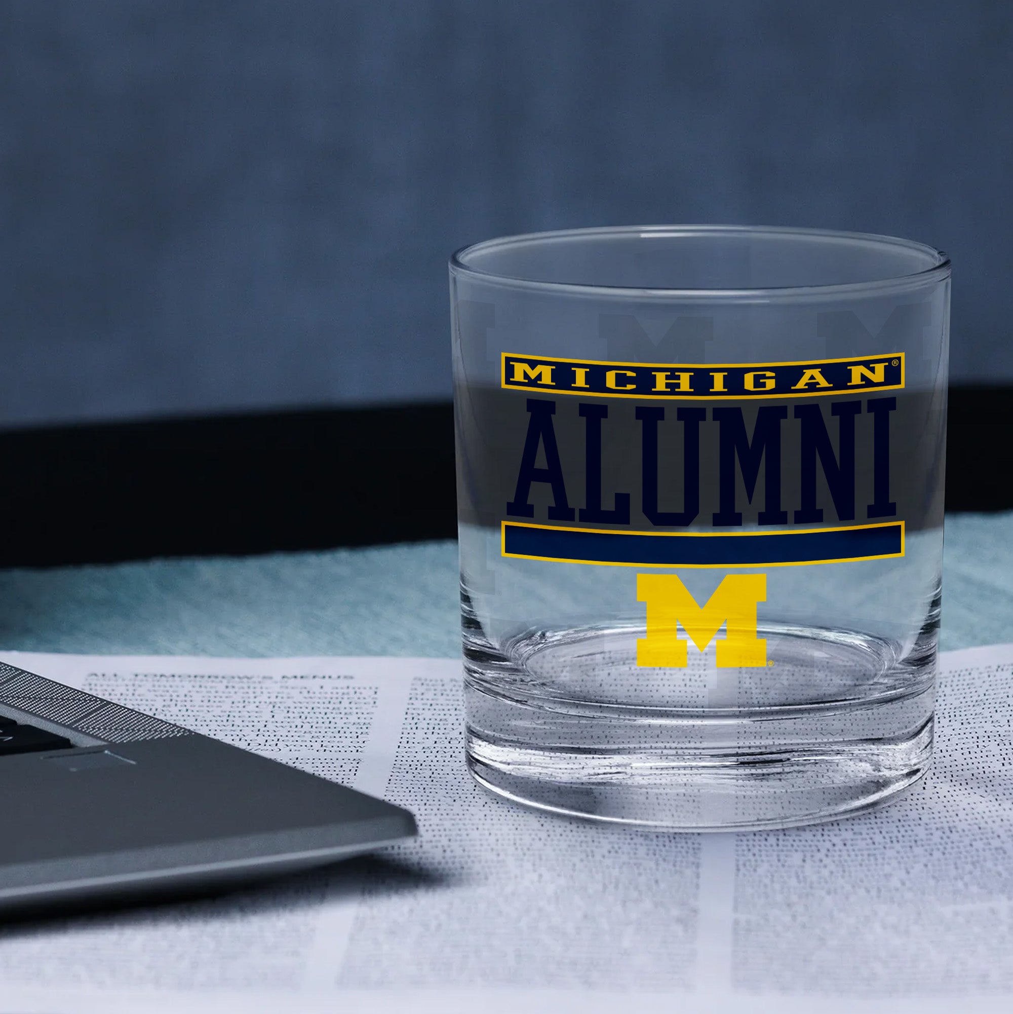 Set of 2 Michigan Wolverines 14oz Alumni Rocks Glasses