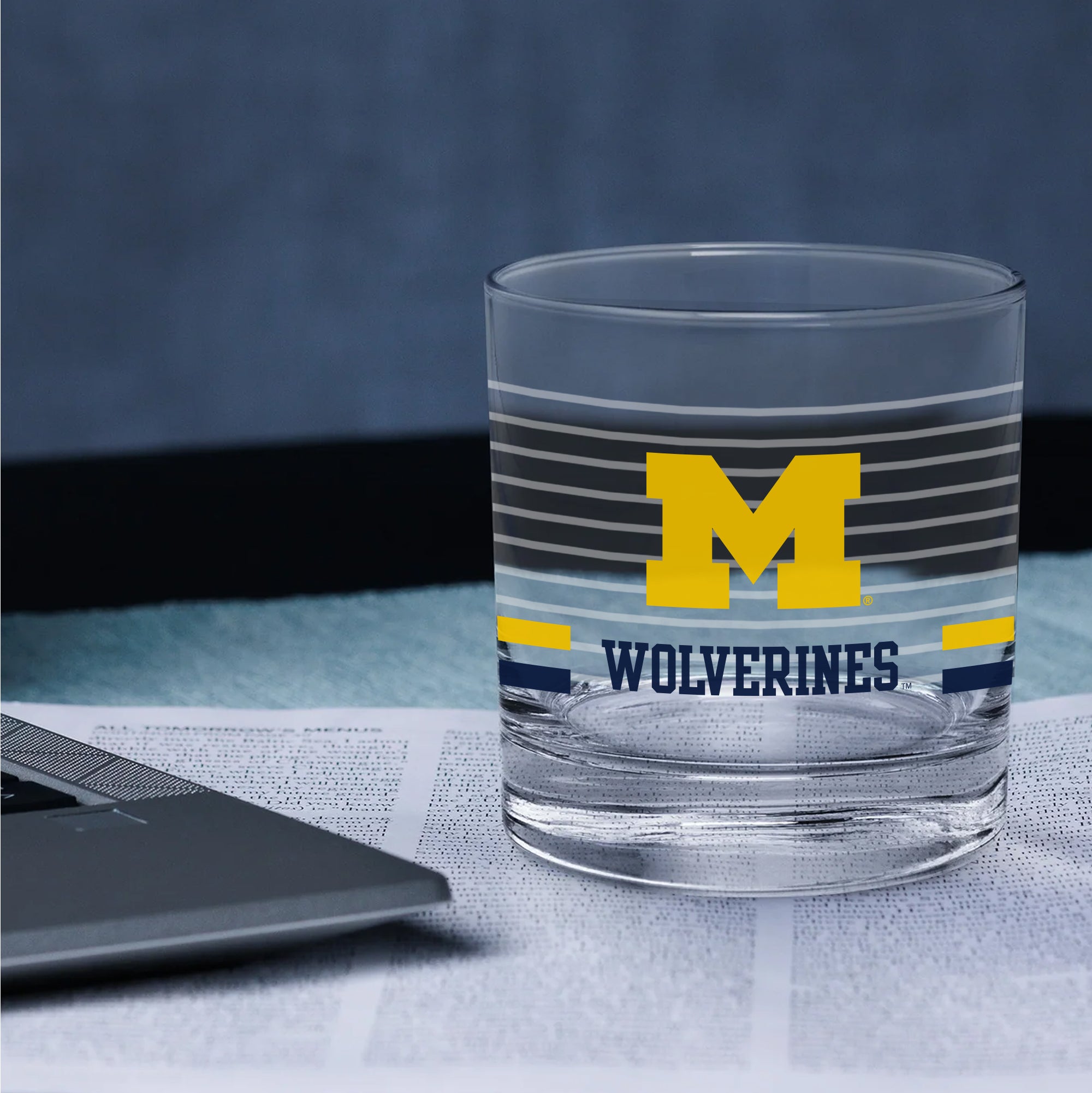 Set of 2 Michigan Wolverines 14oz Ring Rocks Glasses