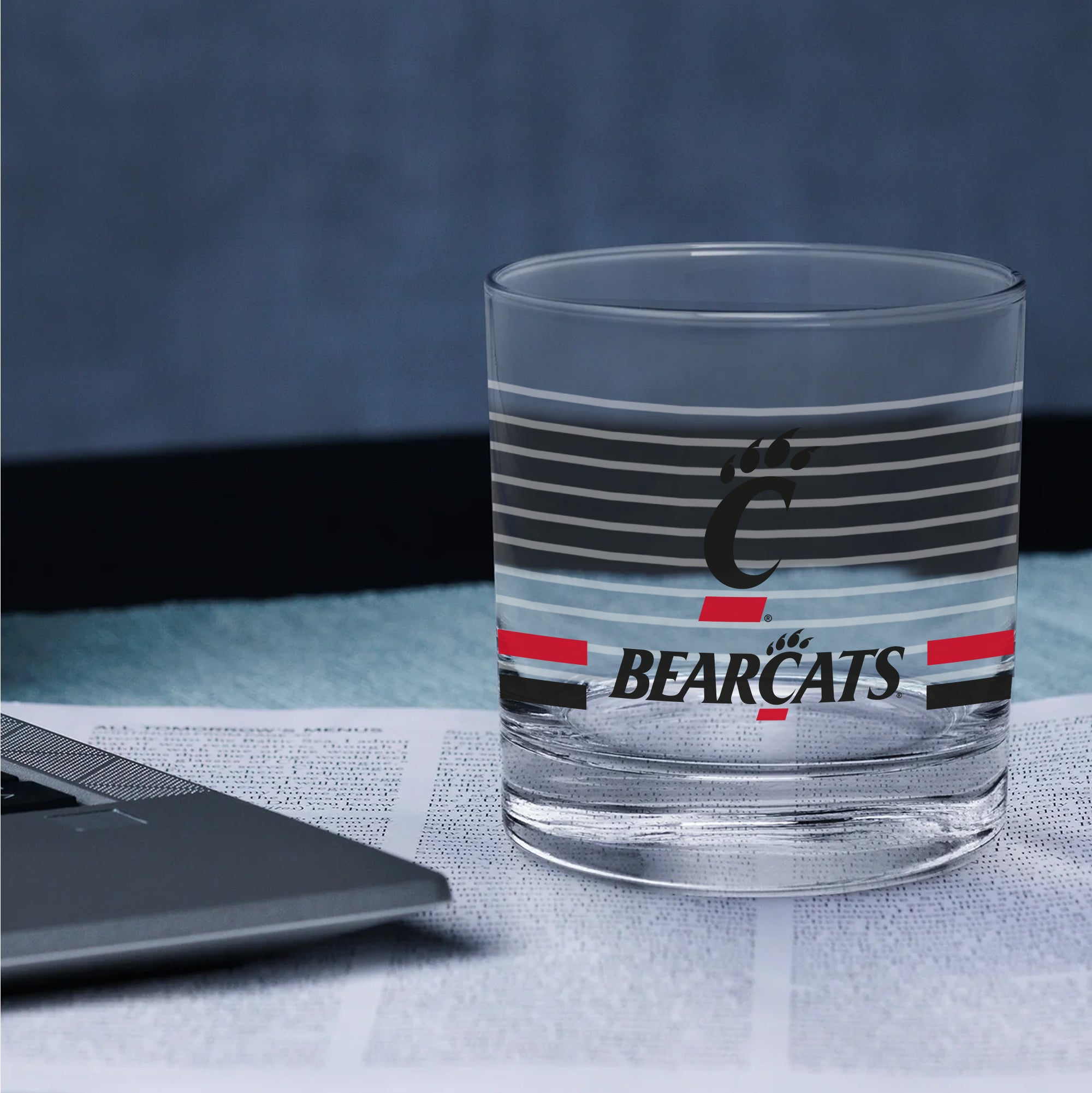 Set of 2 Cincinnati Bearcats 14oz Ring Rocks Glasses