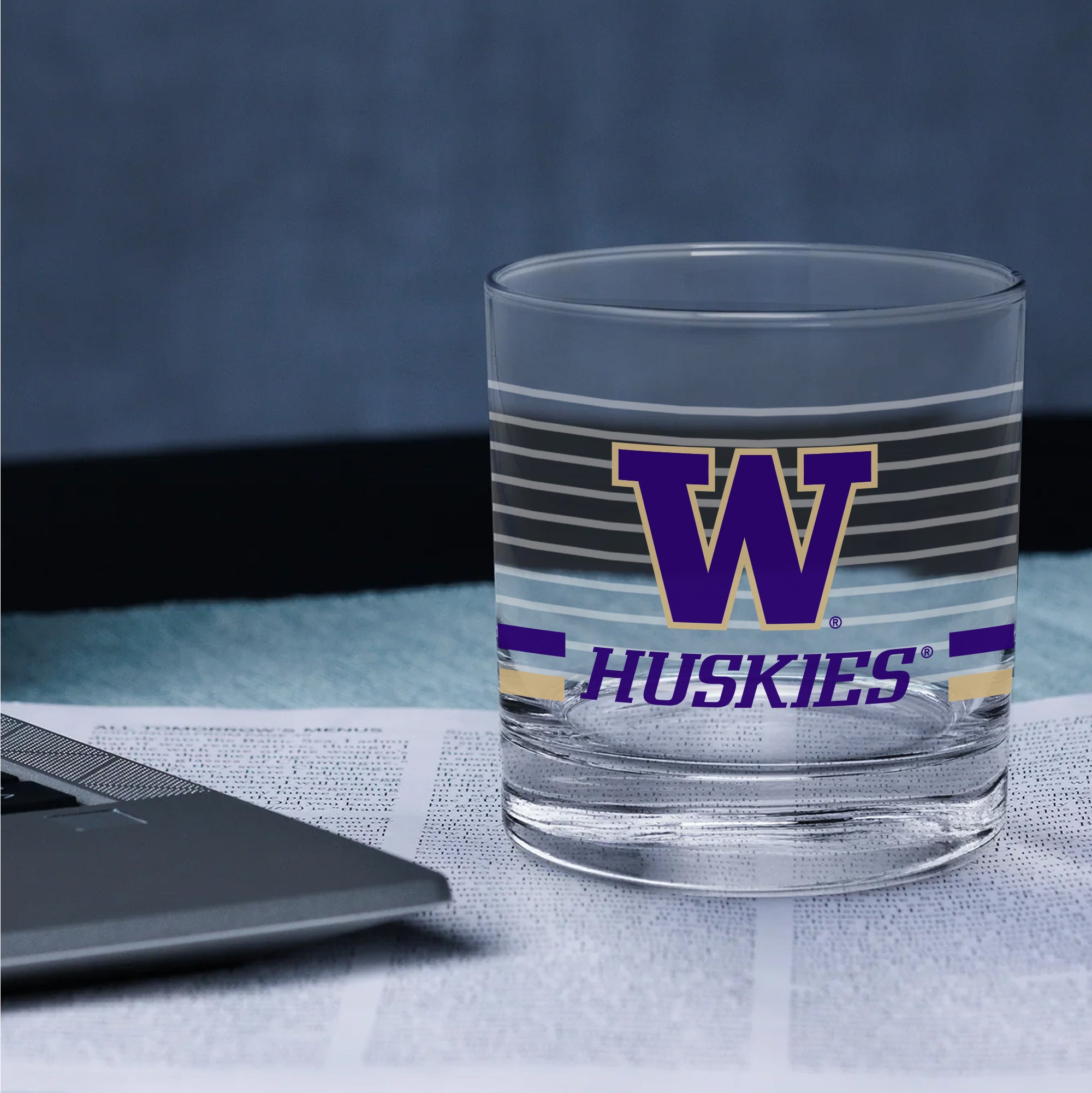 Set of 2 Washington Huskies 14oz Ring Rocks Glasses