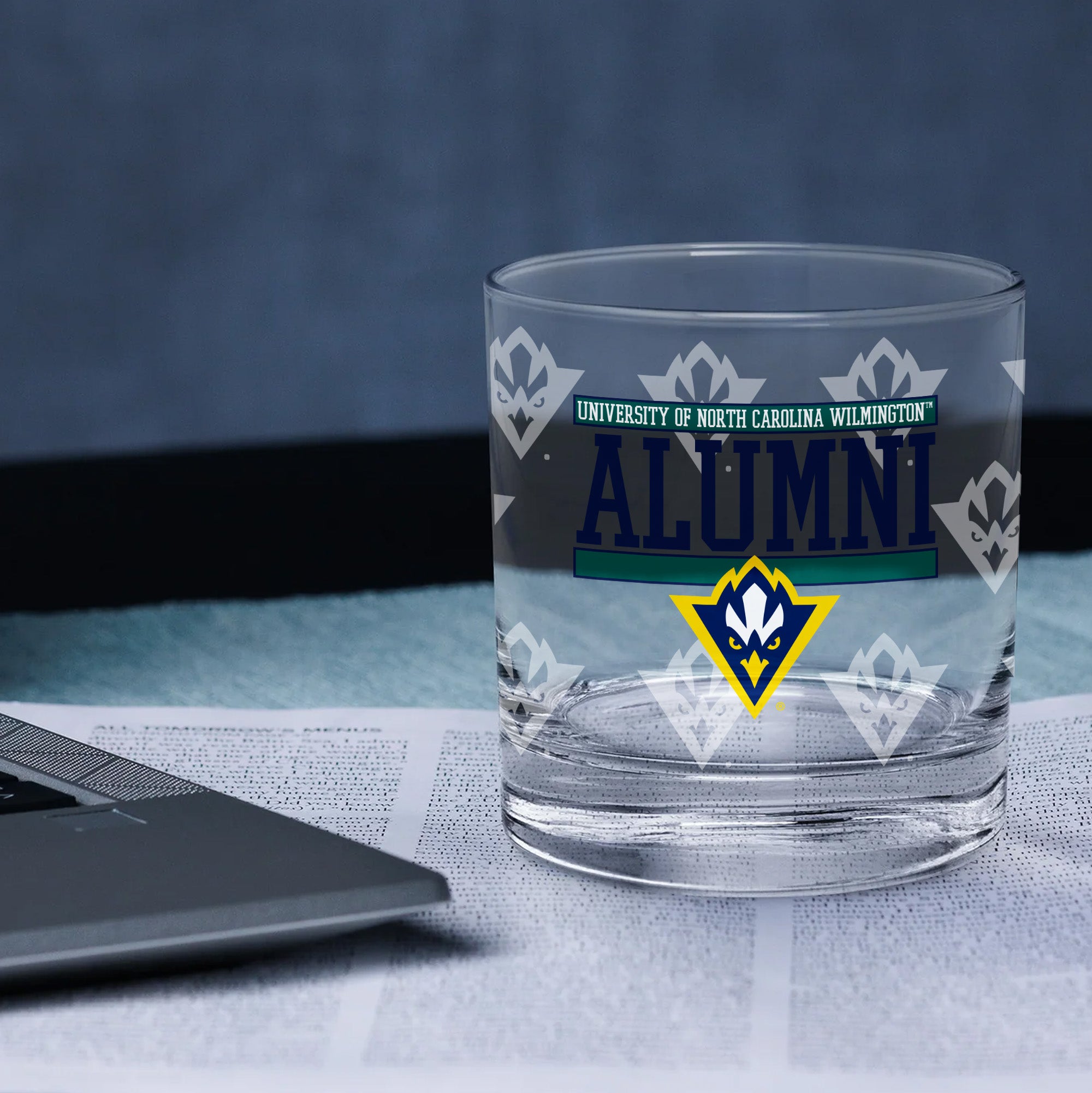 Set of 2 UNC Wilmington 14oz Alumni Rocks Glasses