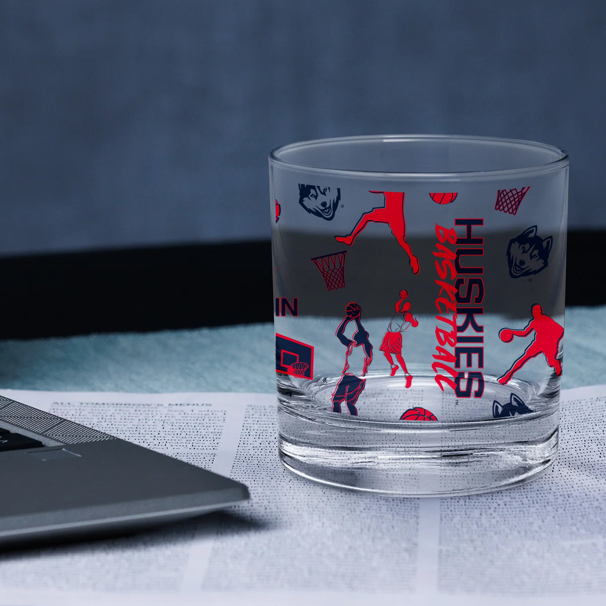 Set of 2 UConn Huskies Sketch 14oz Rocks Glasses