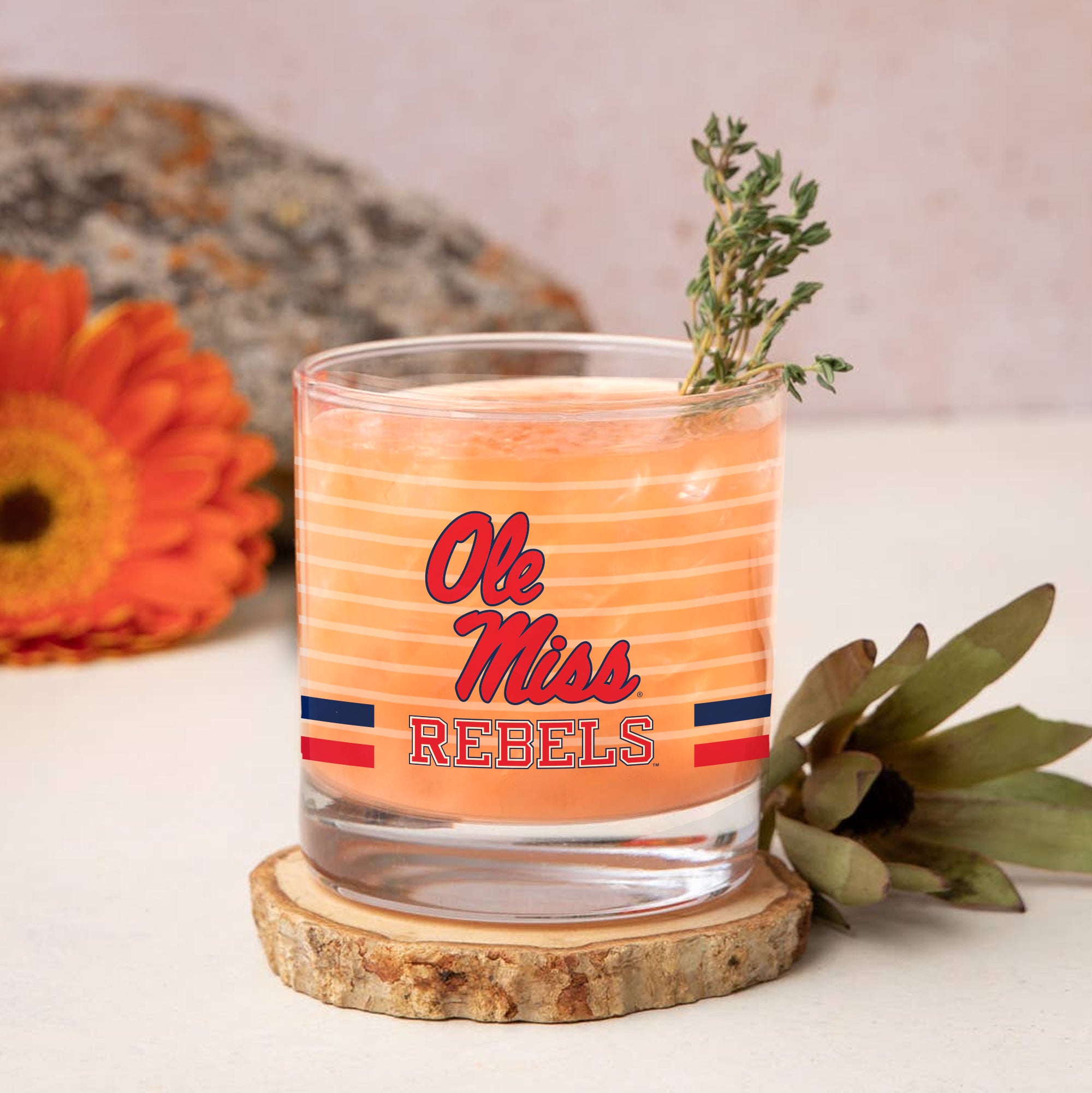 Set of 2 Ole Miss Rebels 14oz Ring Rocks Glasses