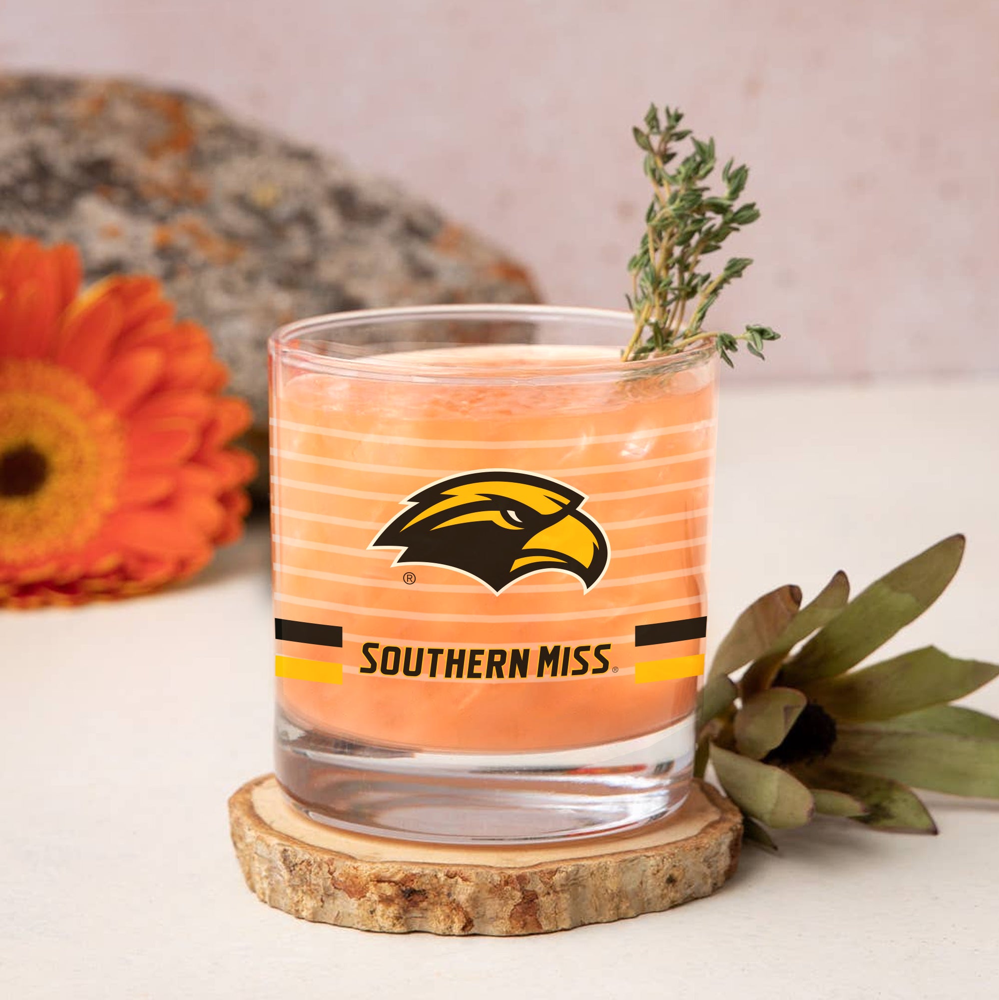 Set of 2 Southern Miss Golden Eagles 14oz Ring Rocks Glasses