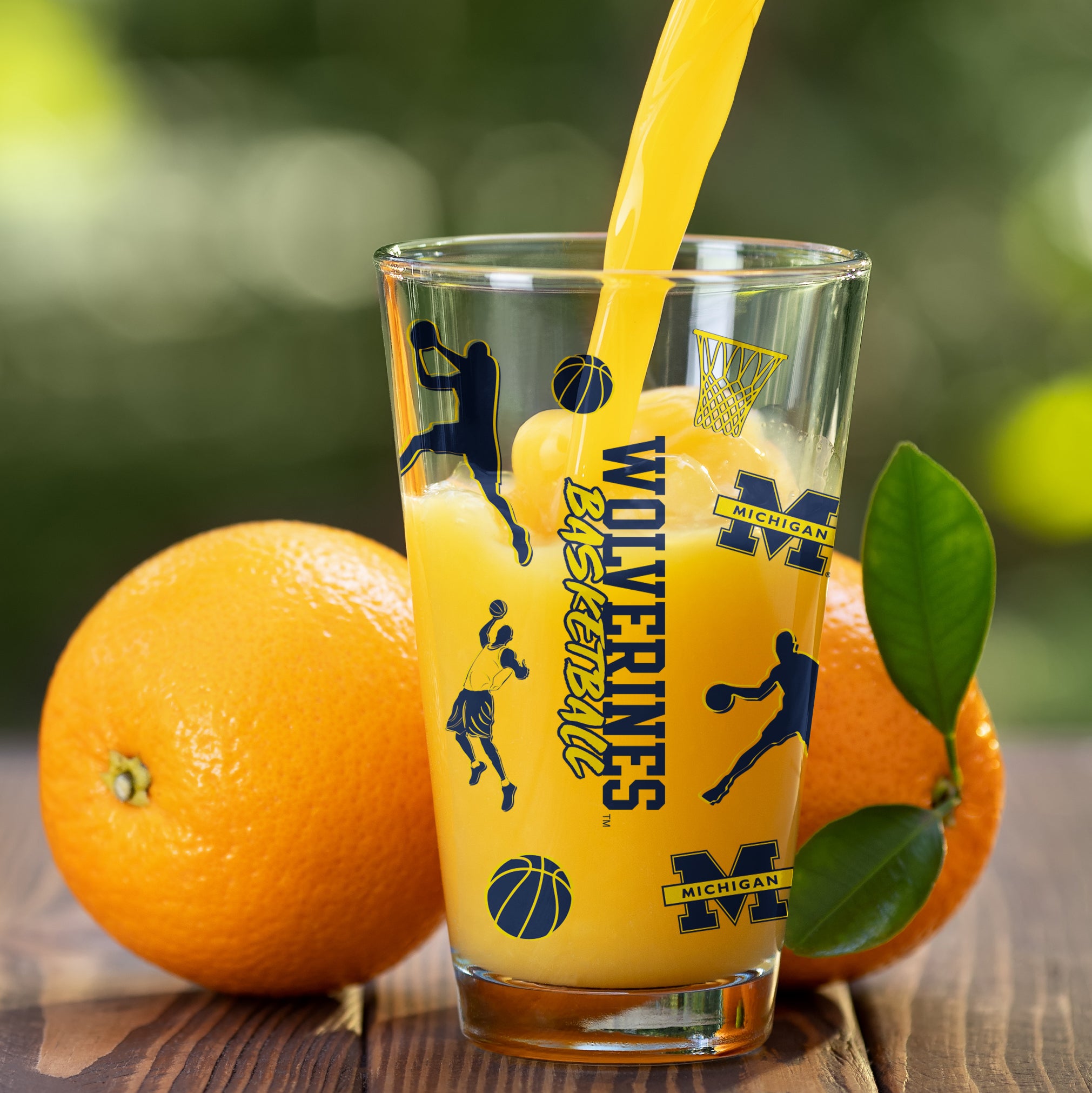 Set of 2 Michigan Wolverines Basketball Sketch 16oz Pints