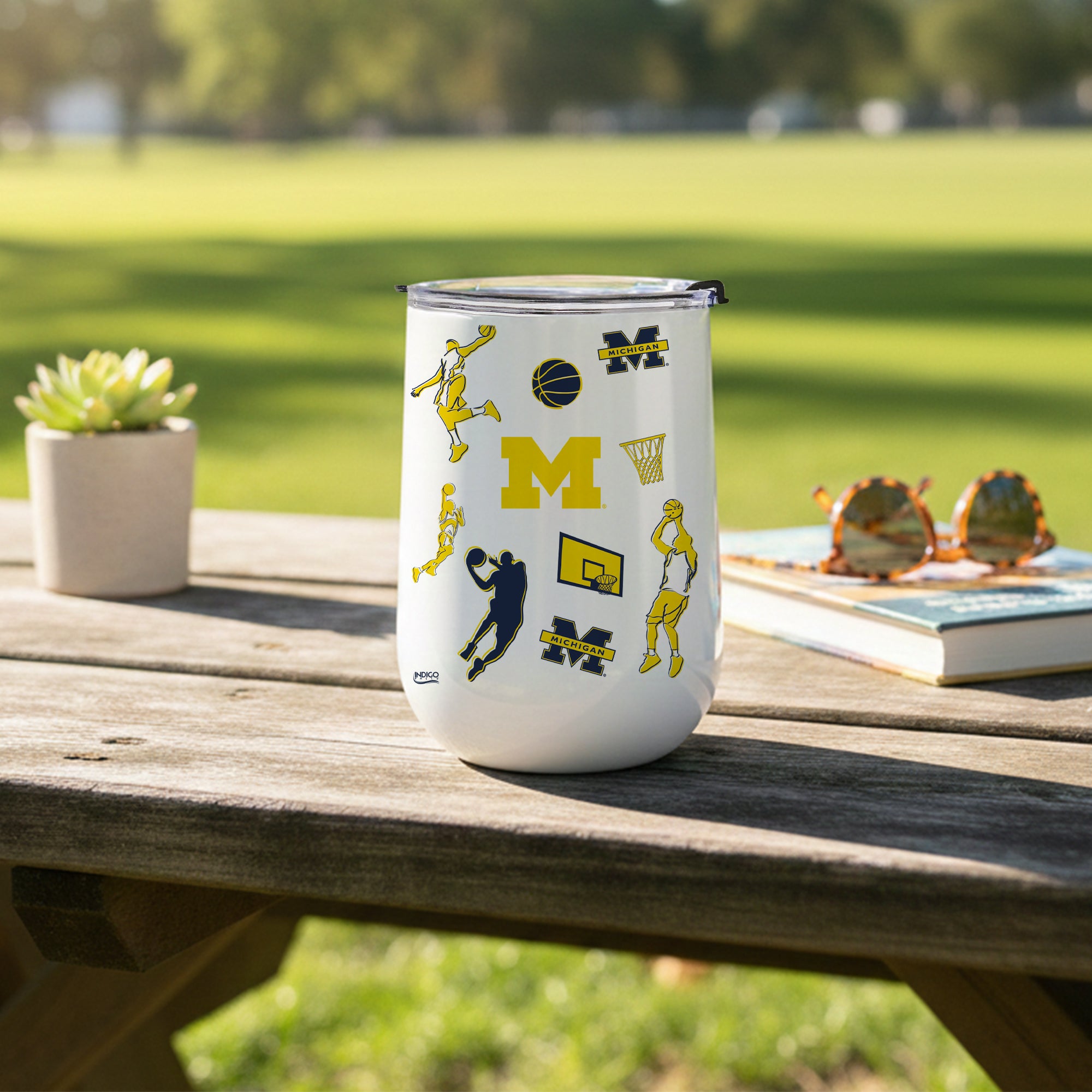18oz Michigan Wolverines Basketball Sketch Stainless Tumbler
