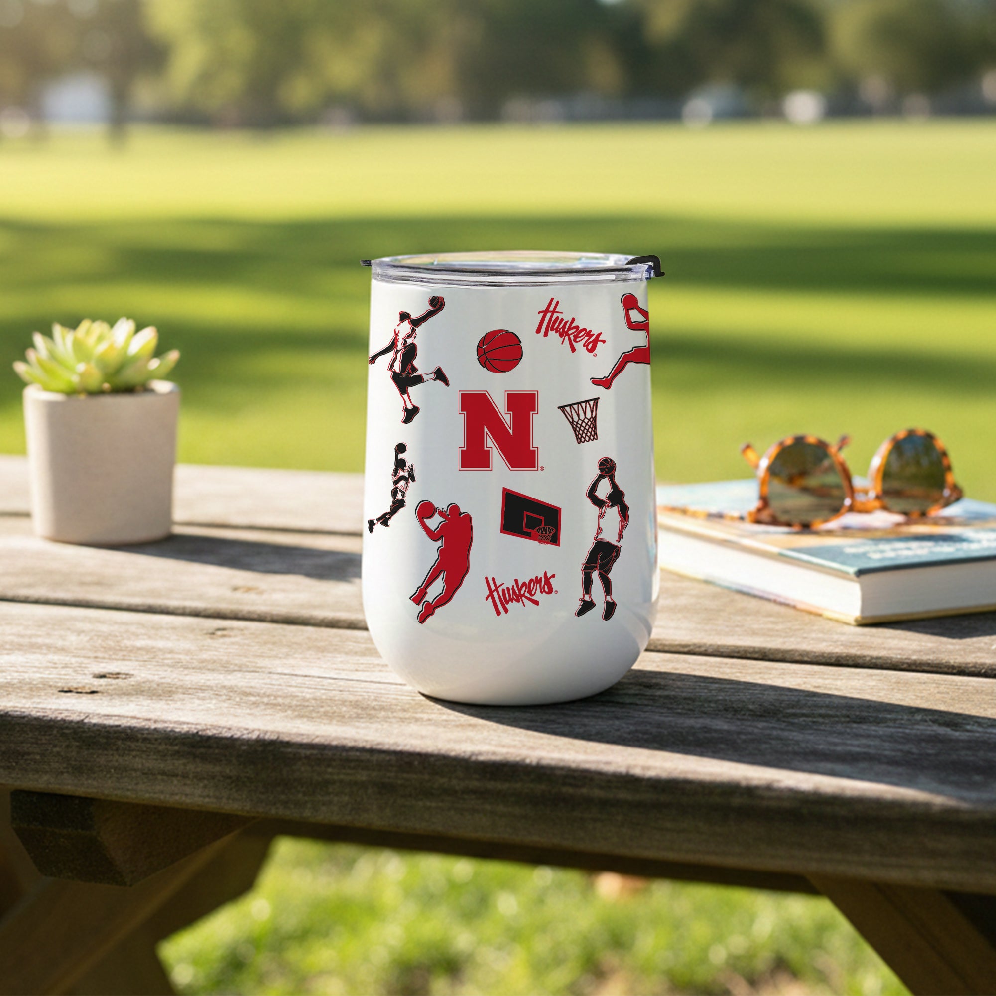 18oz Nebraska Cornhuskers Basketball Sketch Stainless Tumbler