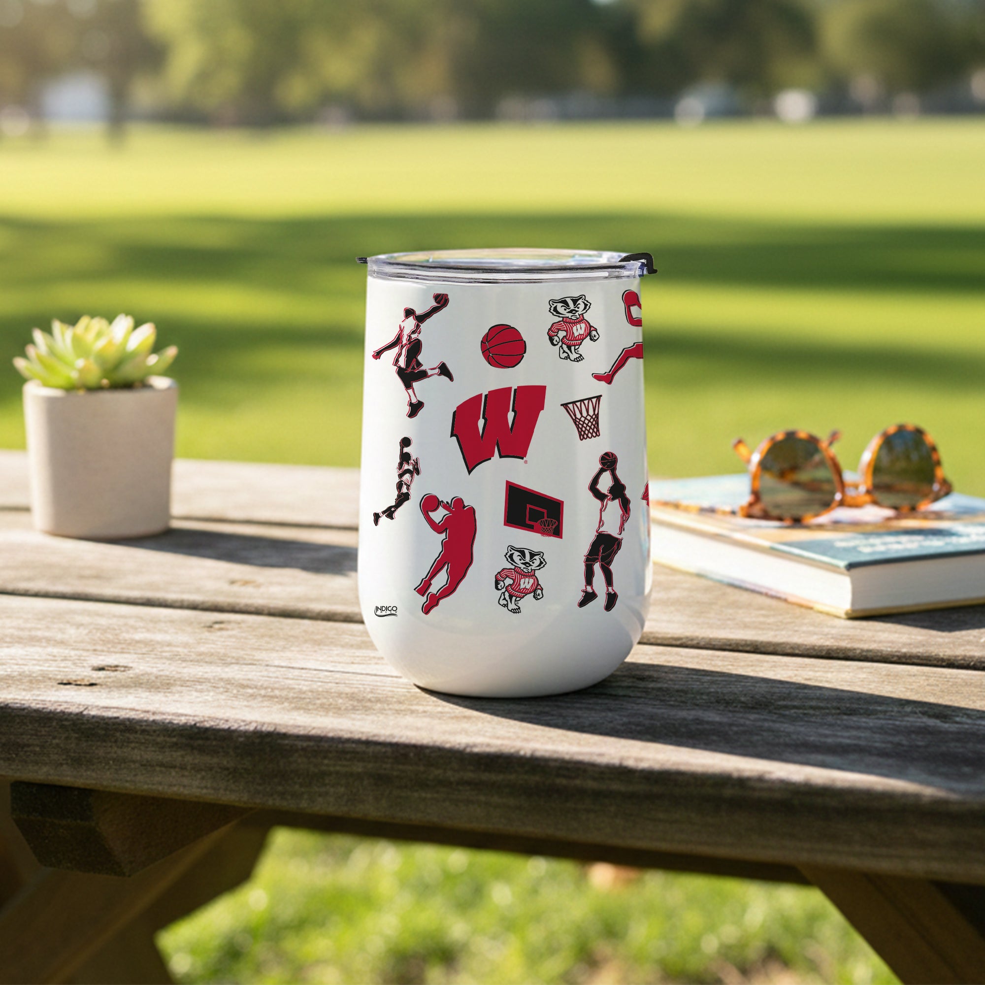 18oz Wisconsin Badgers Basketball Sketch Stainless Tumbler