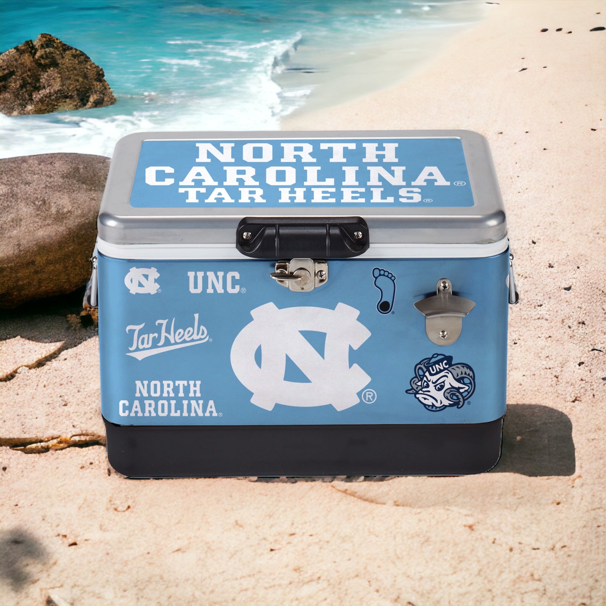 26qt North Carolina Tar Heels Medley Metal Cooler