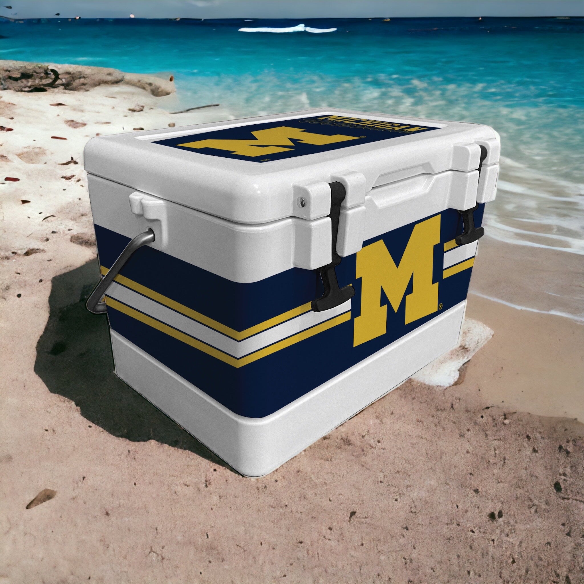 26qt Michigan Wolverines Rotomolded Classic Cooler