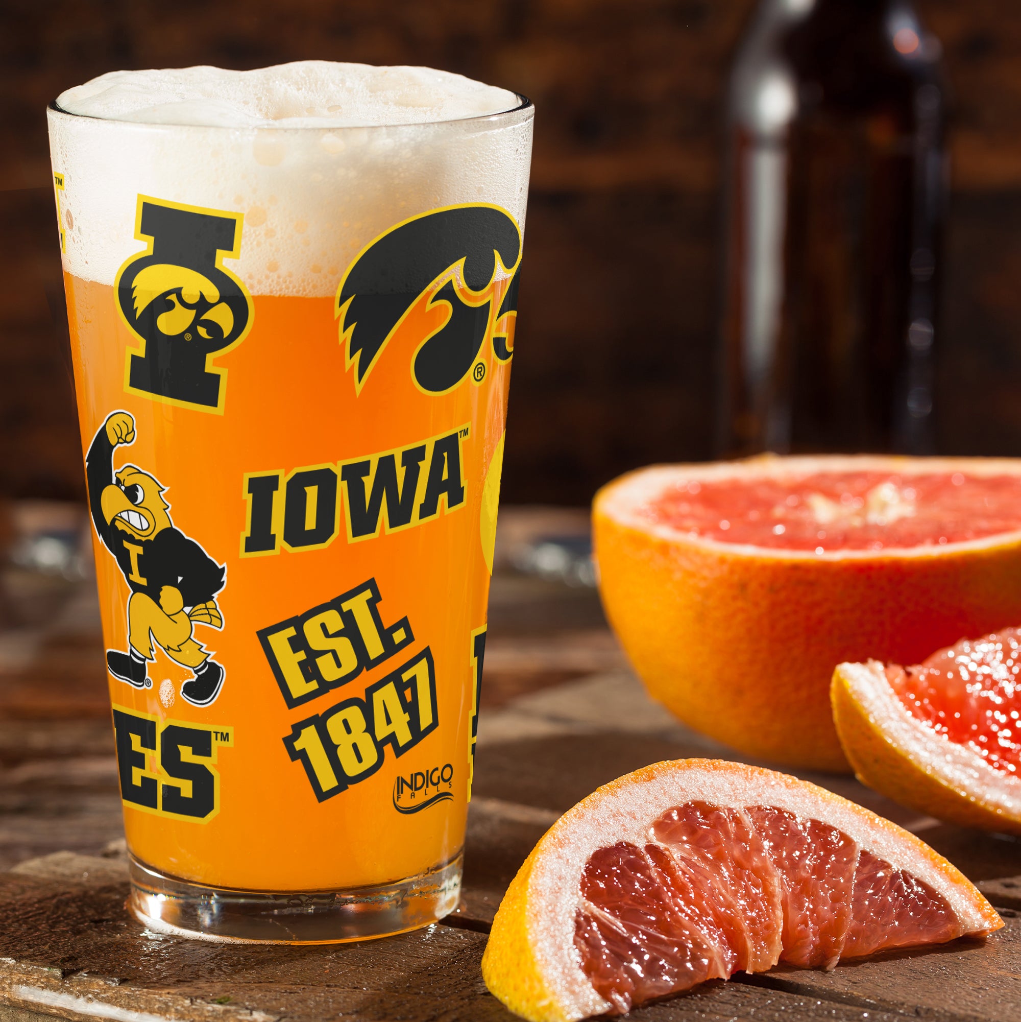 Set of 2 Iowa Hawkeyes 16oz XD Medley Pint Glasses