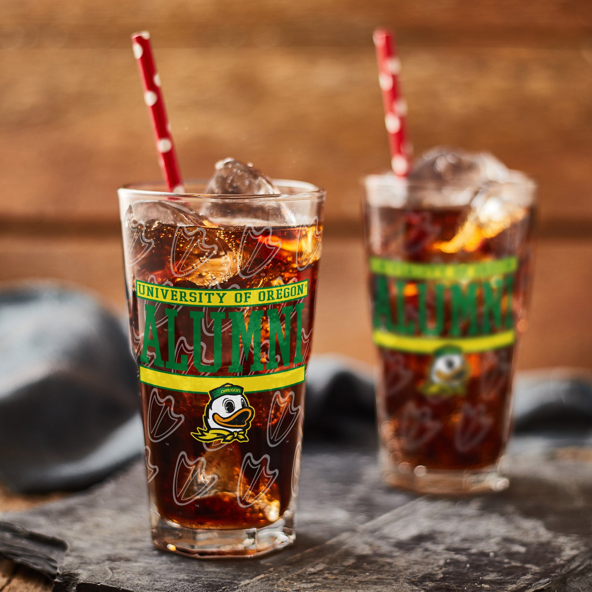 Set of 2 Oregon Ducks 16oz Alumni Pints